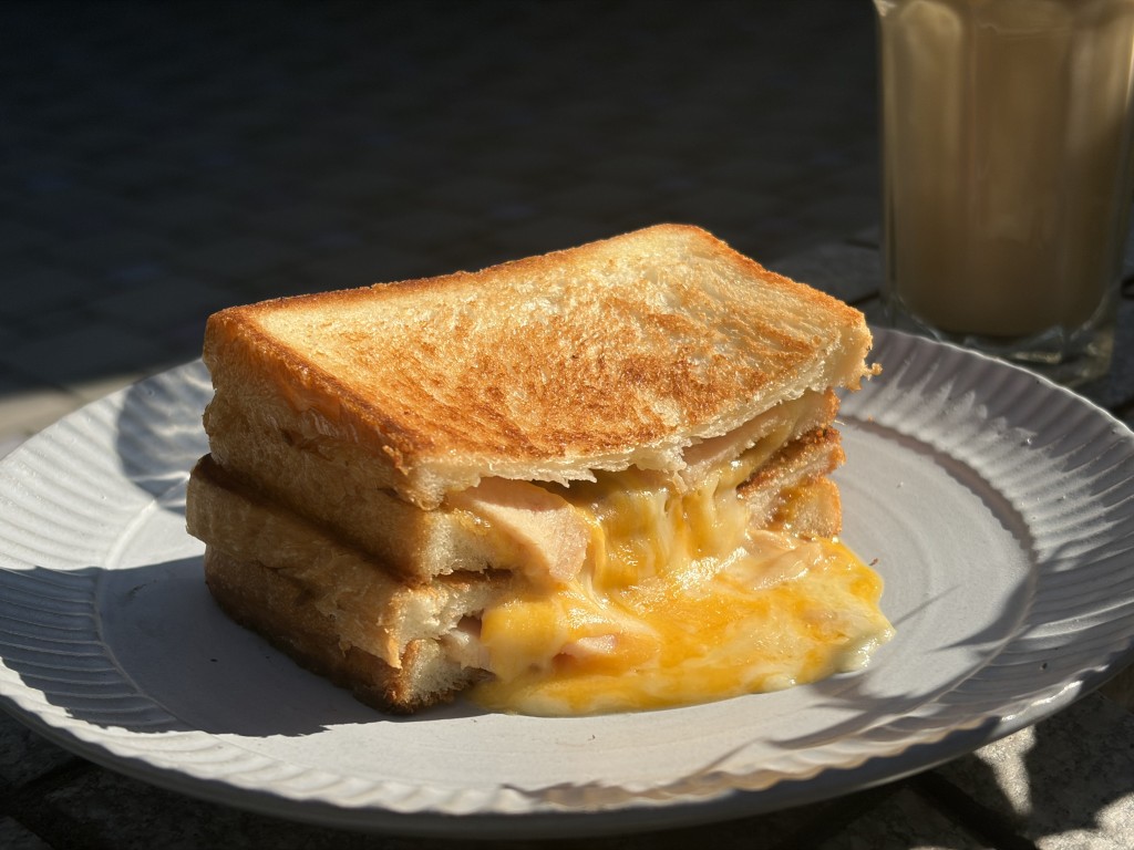 【50%OFF】とろけるチーズのスモークチキンサンドイッチ（バラ）【アウトレット】