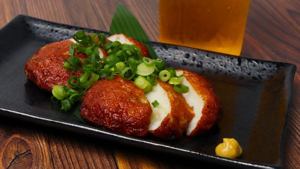 九州名物さつま揚げ｜ドーム型で手作り感、揚げるだけで即提供