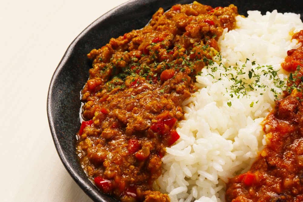 ホット&スパイシーキーマ｜人気のサラダ専門店のヘルシーキーマカレー
